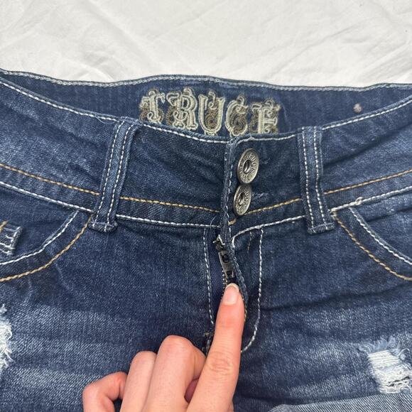 Low rise blue denim mini short shorts - size 3 from Truce - Picture 3 of 8